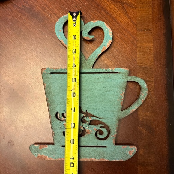 Set of 4 metal coffee mug decor. - Picture 3 of 12